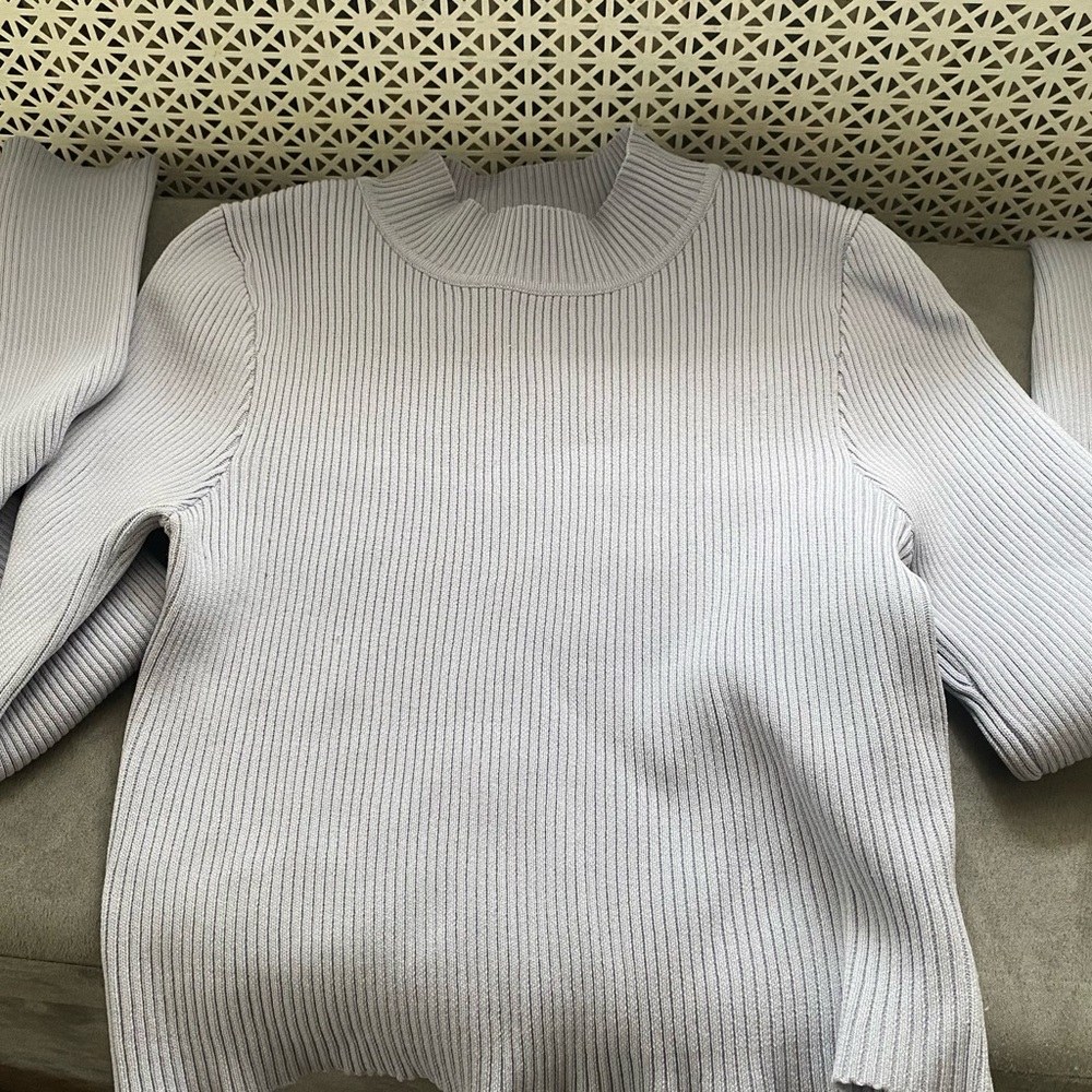Forever 21 Mockneck Juniors Large